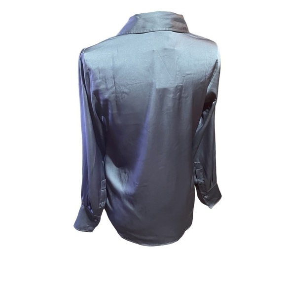 H&M Long Sleeve Polyester V Neck Collared Button up Blouse NWT Size XS - Picture 5 of 9